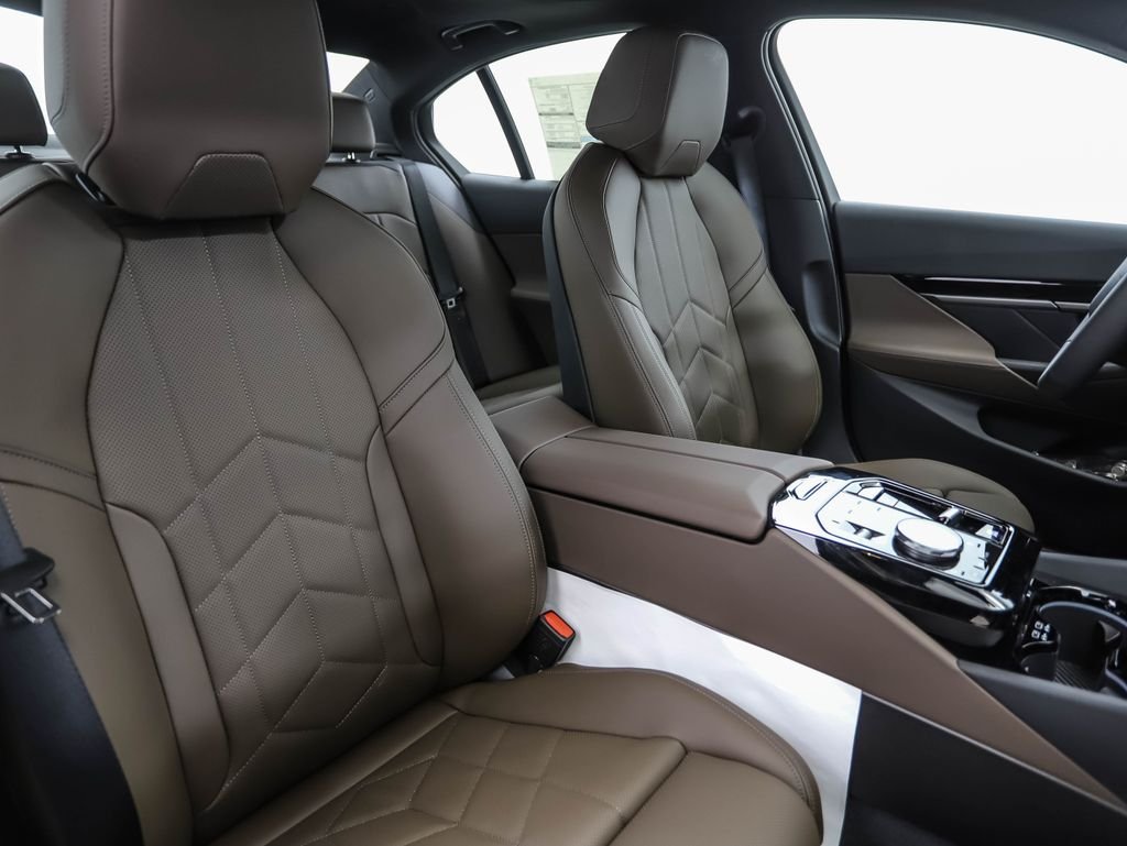2026 BMW 5 Series 530i - Photo 32