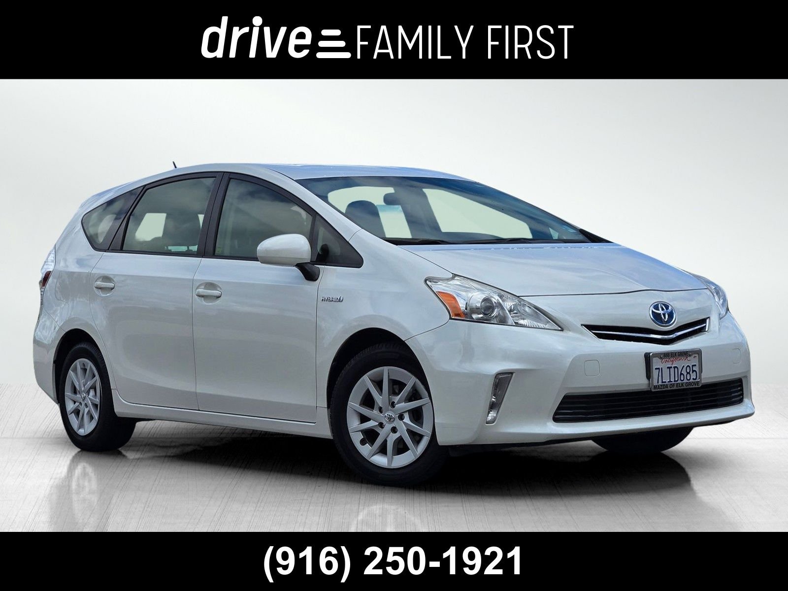 2014 Toyota Prius v Five
