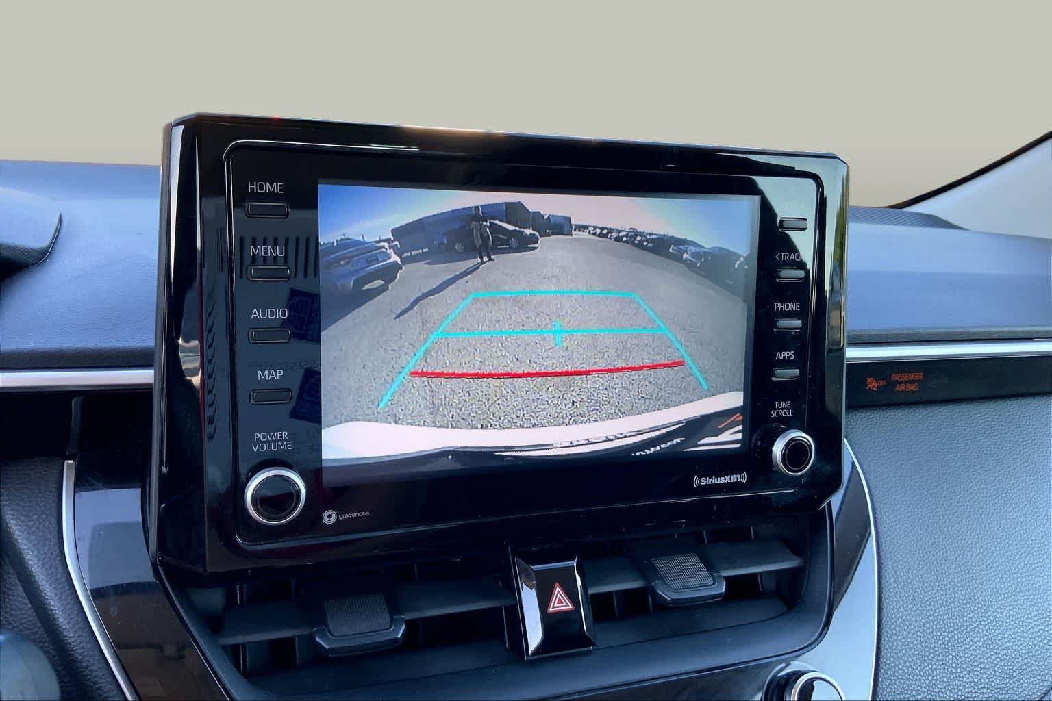 Used 2022 White Toyota LE image 26