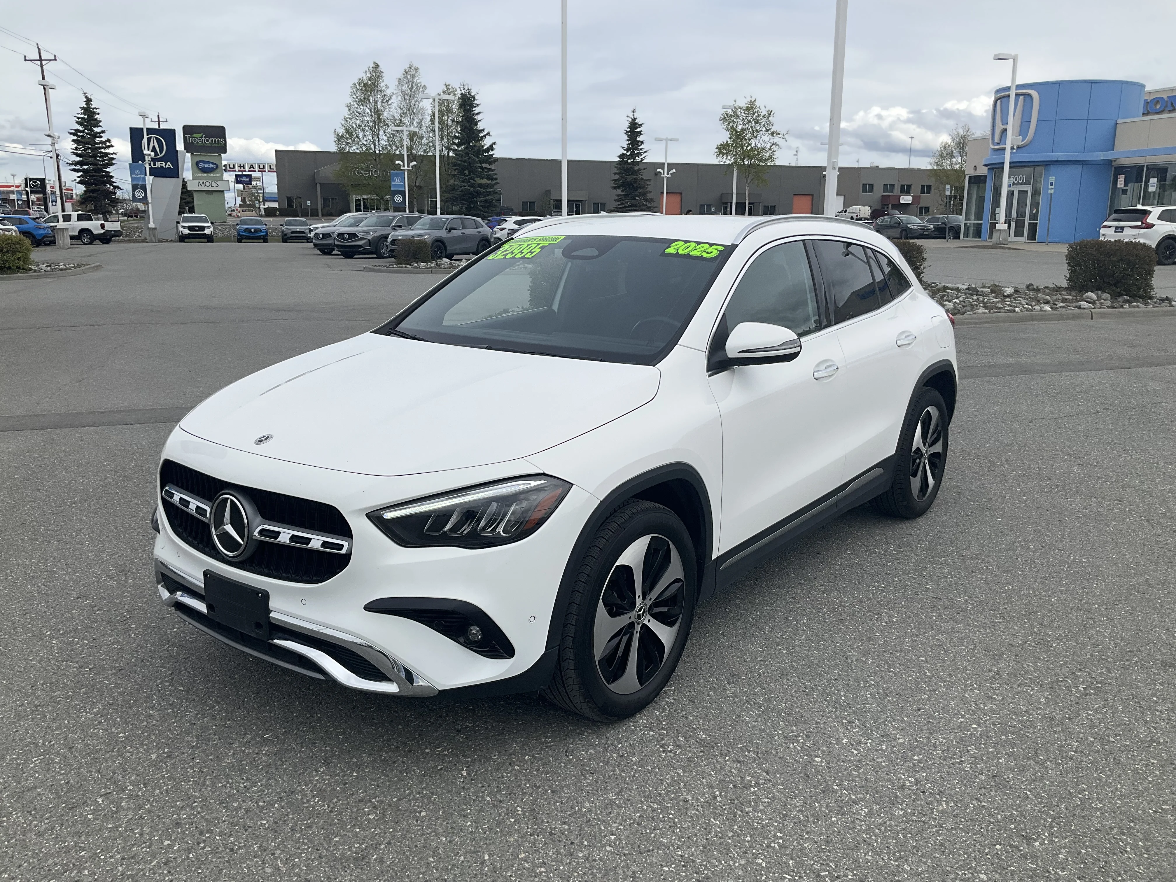 Used 2025 White Mercedes-Benz GLA 250 image 1