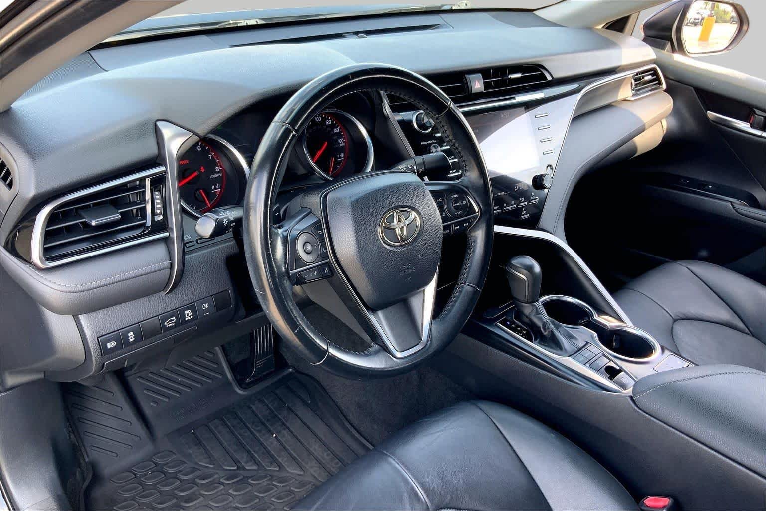 Used 2019 Midnight Black Metallic Toyota XSE image 17