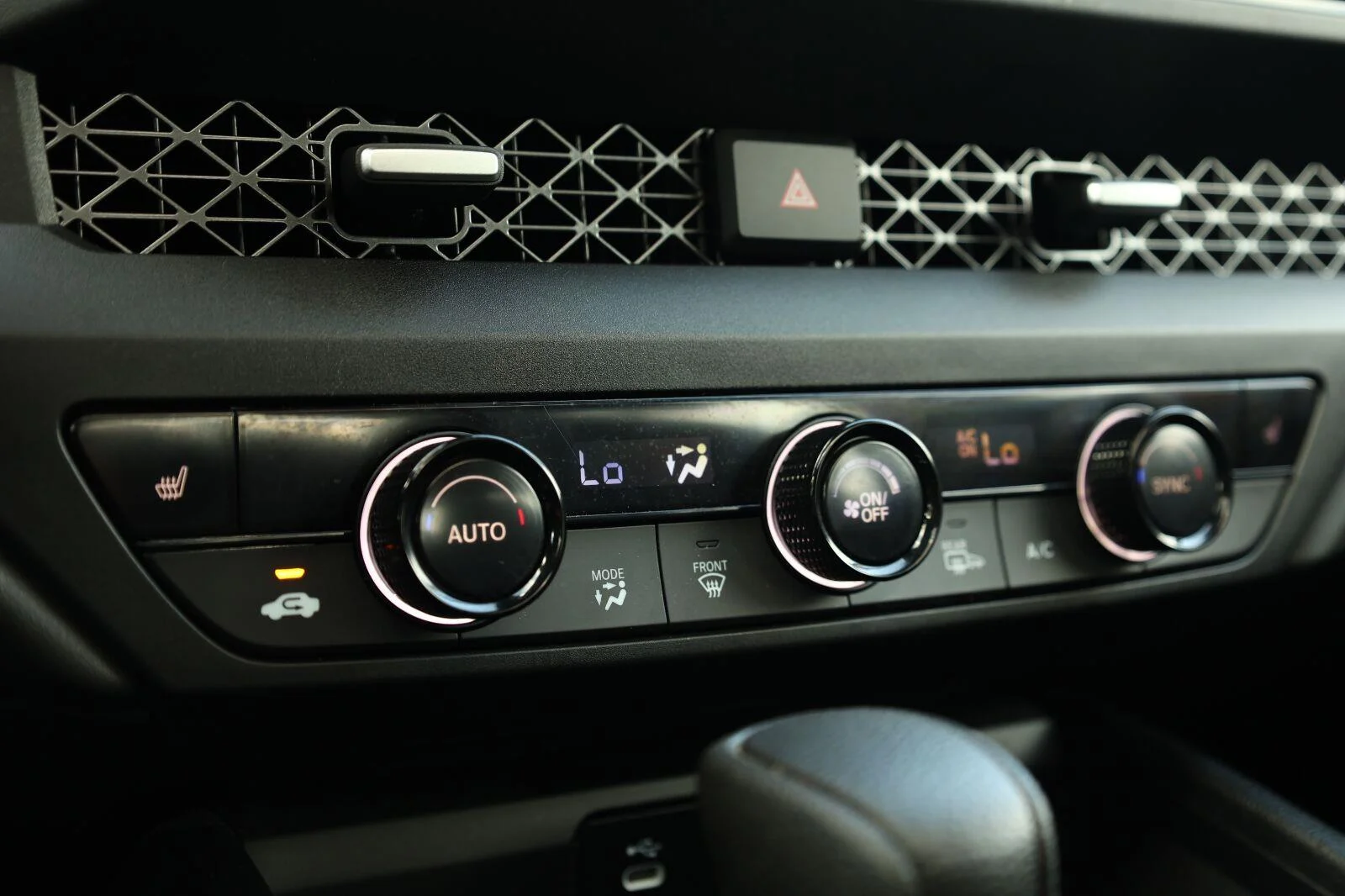 Used 2024 Platinum White Pearl Honda EX image 30