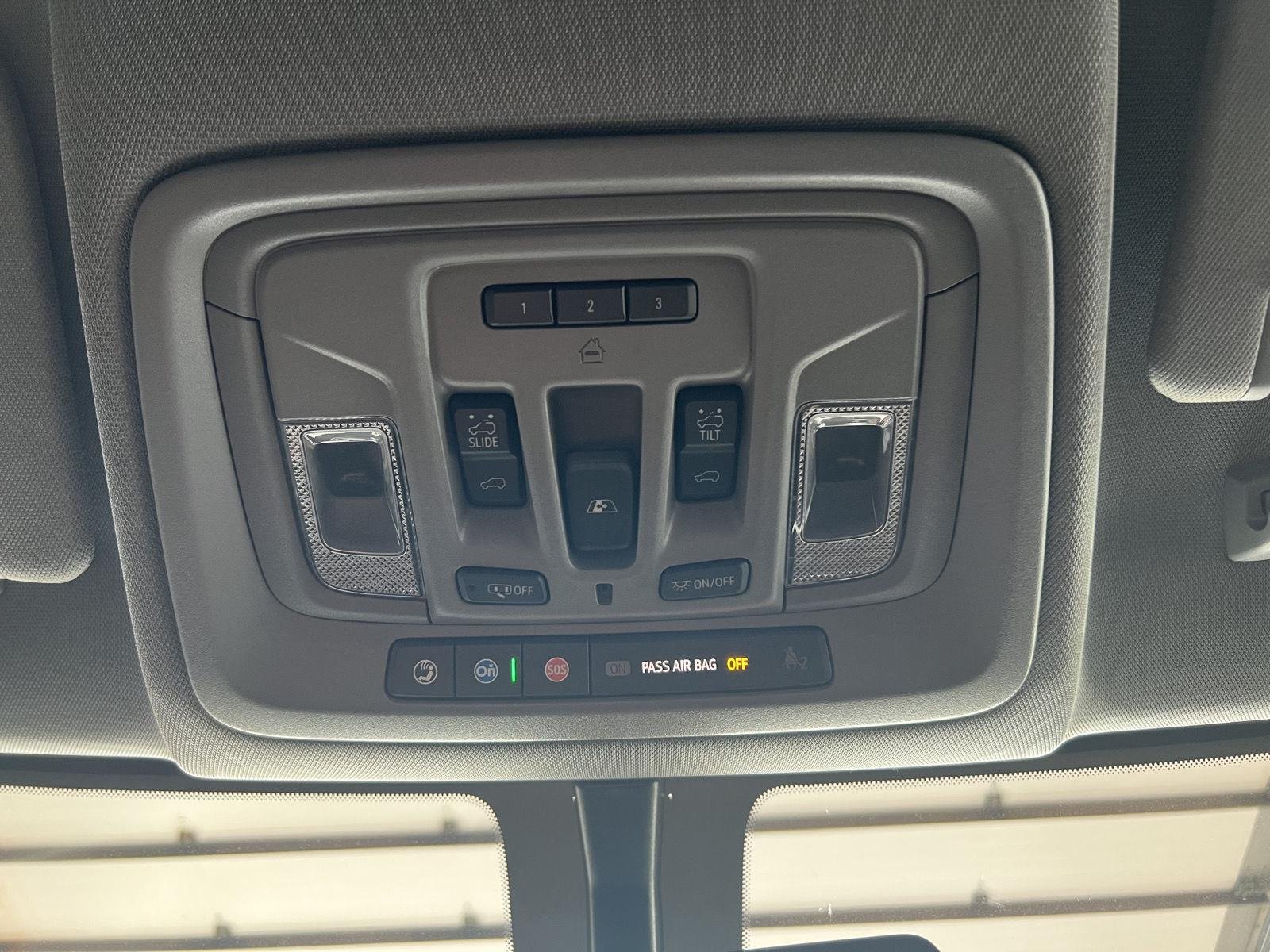 Used 2022 Summit White Chevrolet LTZ image 20
