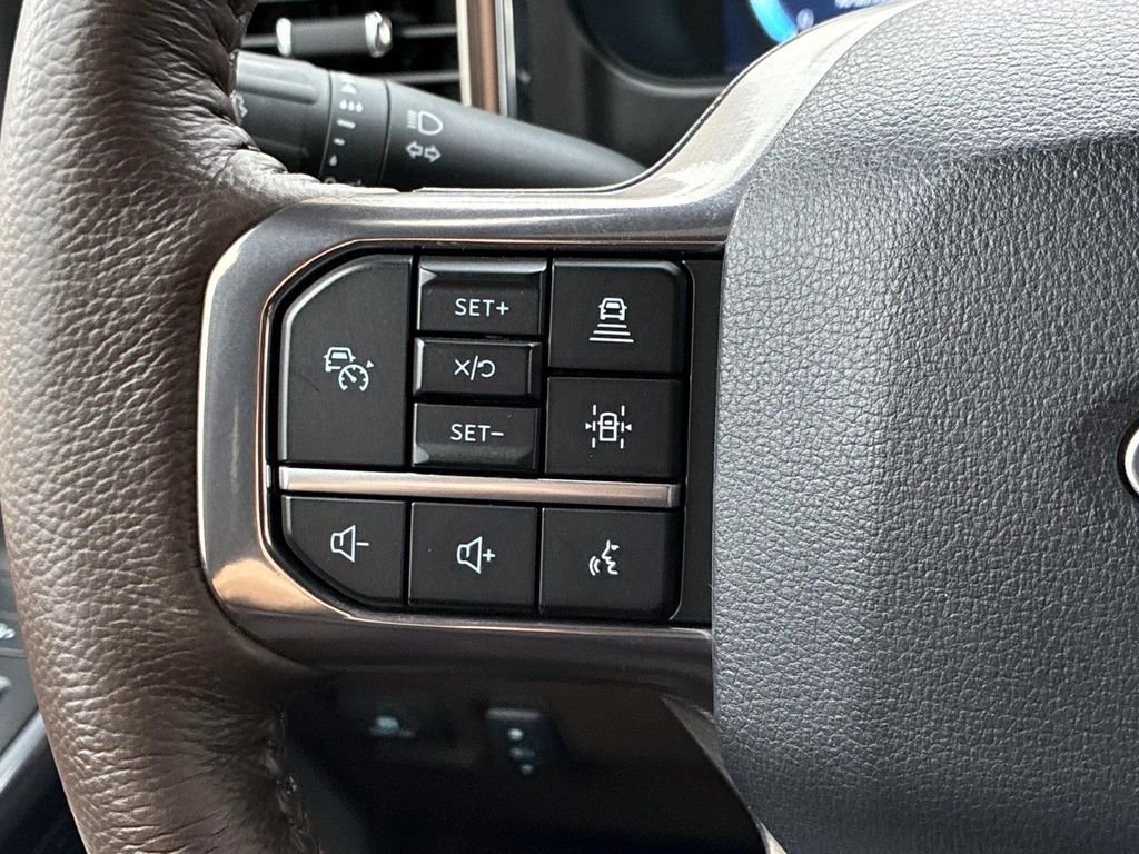 Used 2025 Blue Ford King Ranch image 28