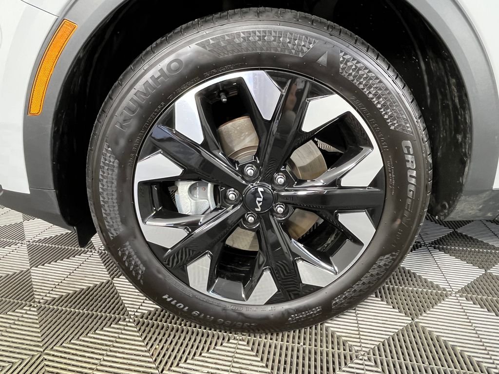 Used 2024 Gray Kia X-Line image 12