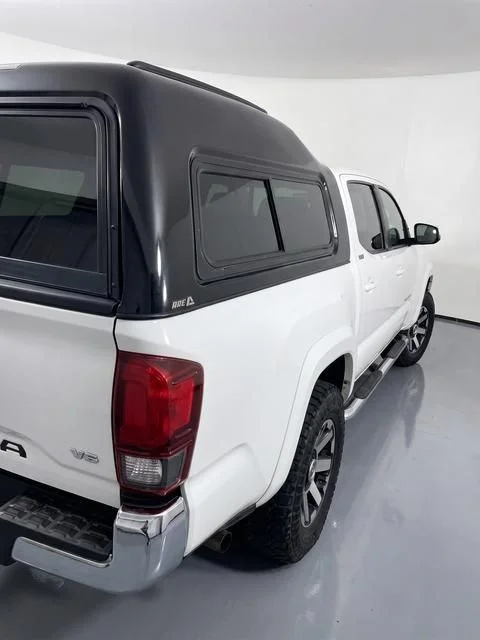 Used 2022 White Toyota SR5 image 7