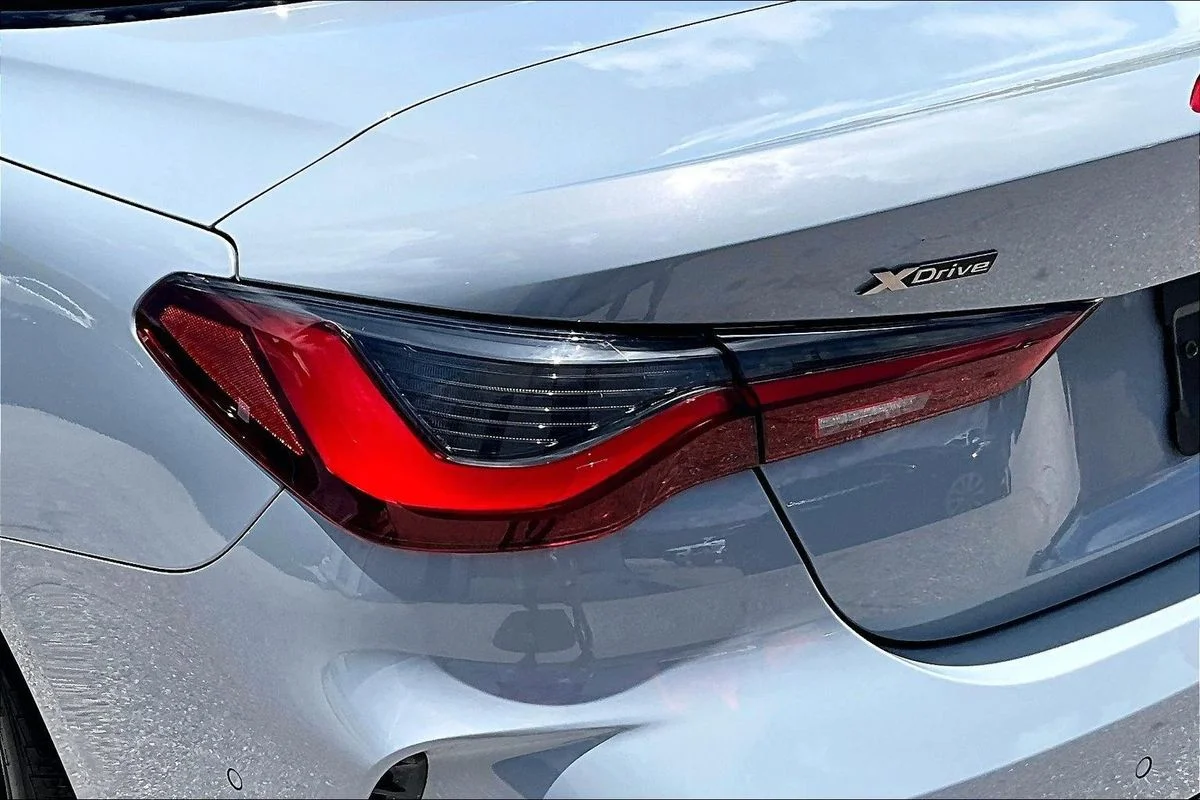 Used 2022  BMW xDrive image 23