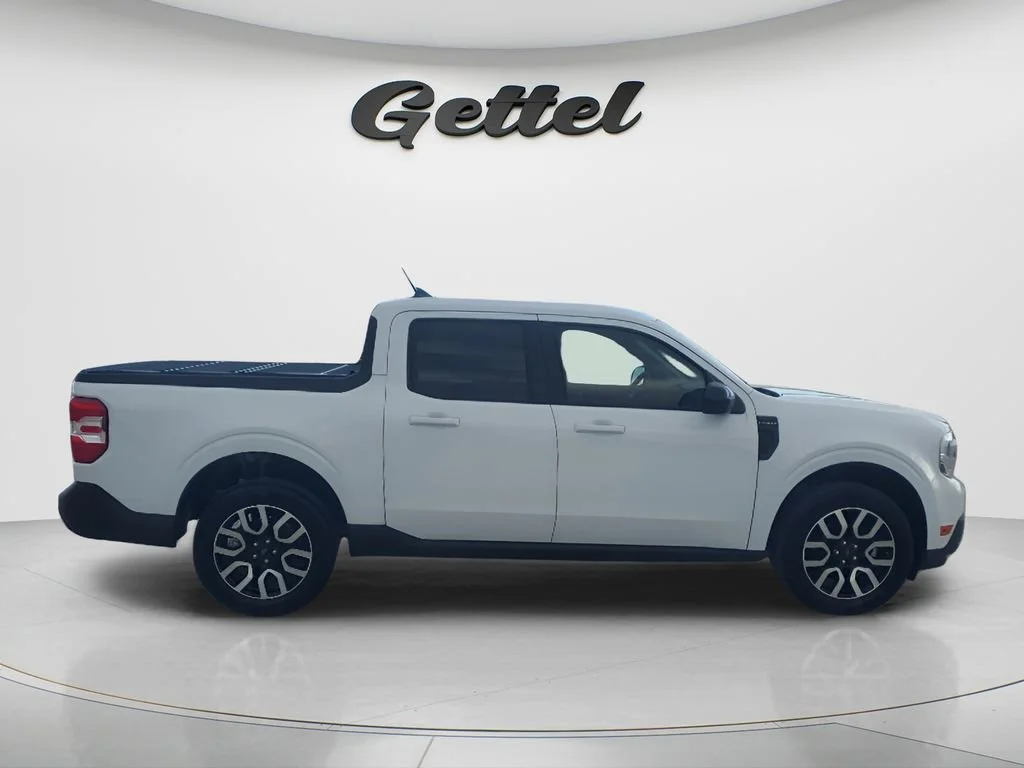 Used 2024 White Ford Lariat image 4
