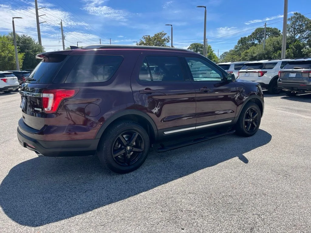 Used 2018 Red Ford XLT image 6