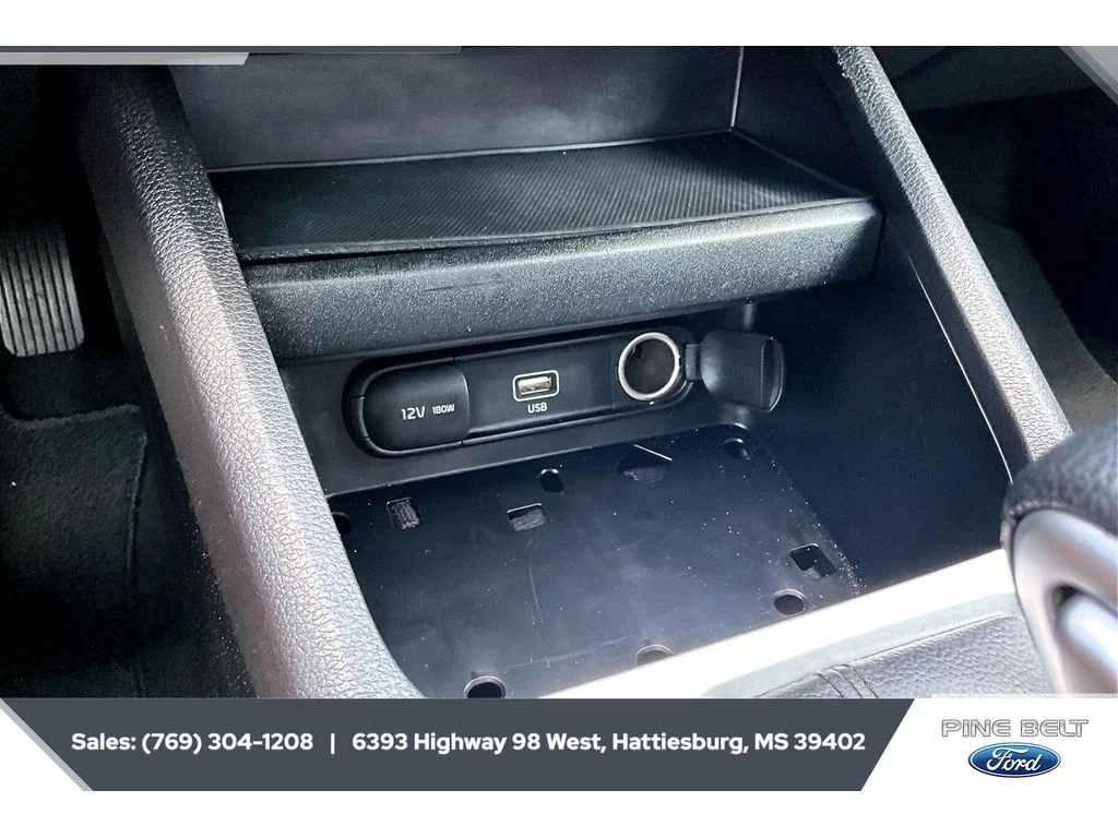 Used 2022 Currant Red Kia LXS image 22