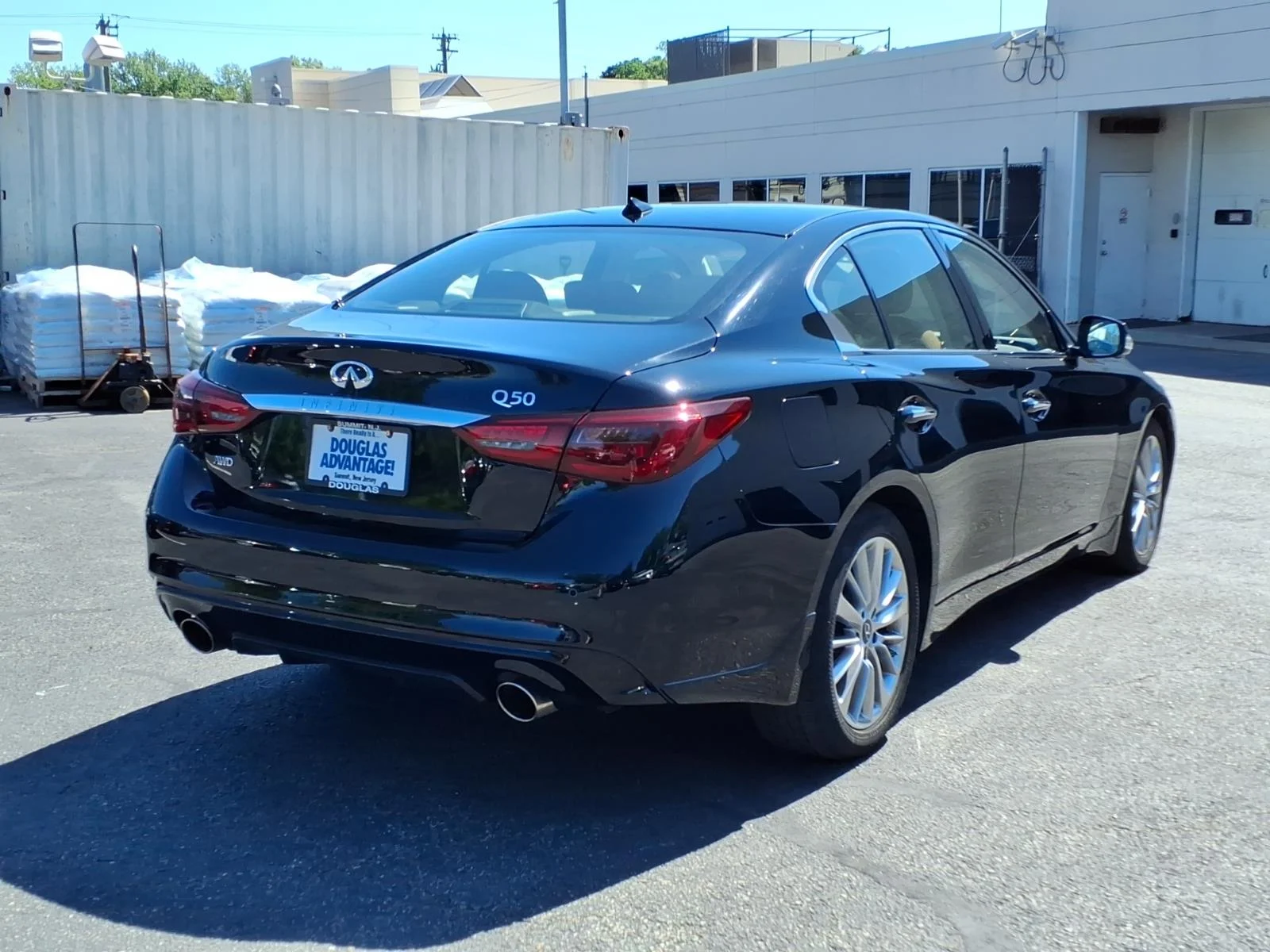 Certified Used 2023 Black INFINITI LUXE image 6