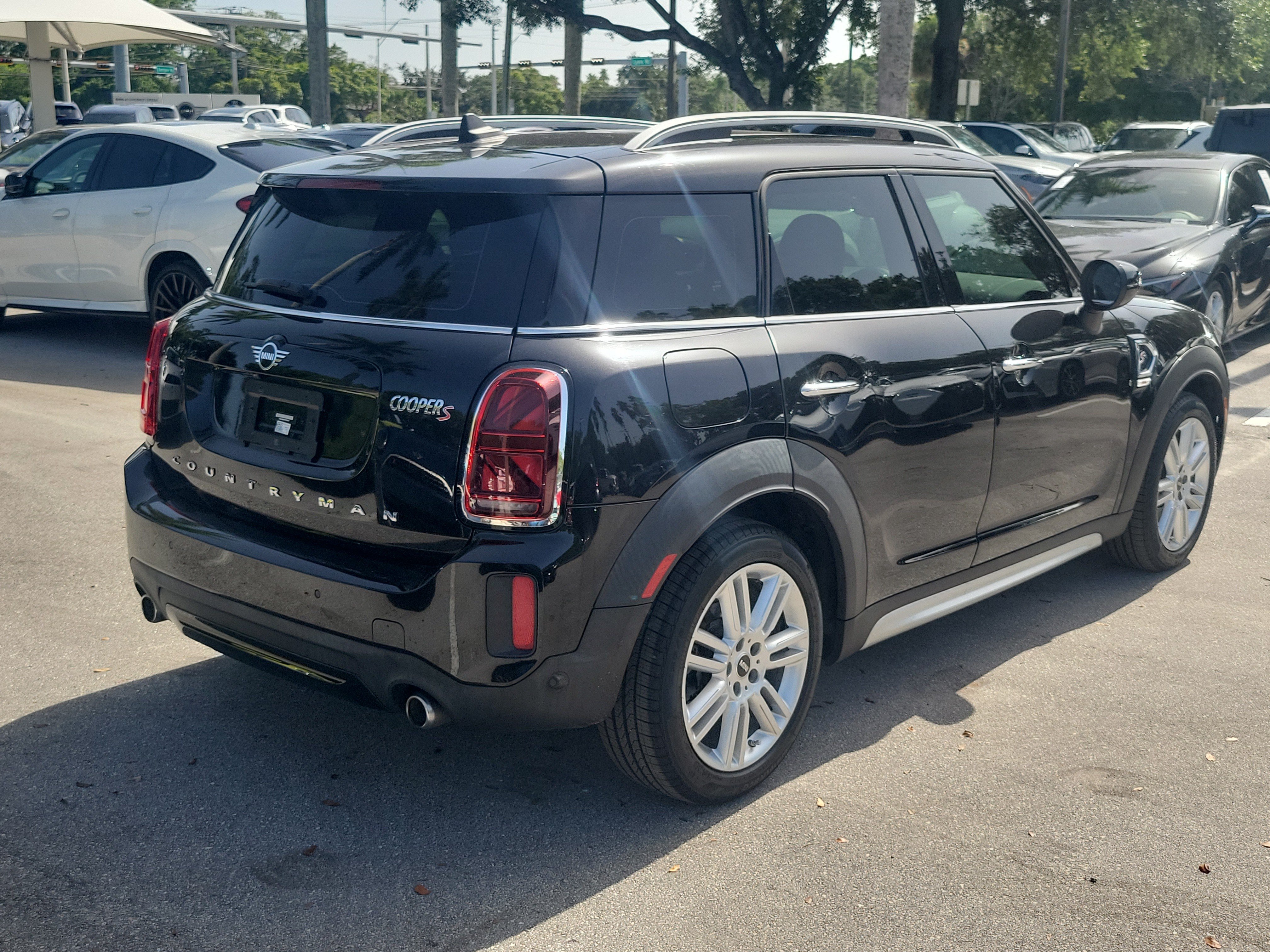 Used 2023 Midnight Black MINI Signature image 6