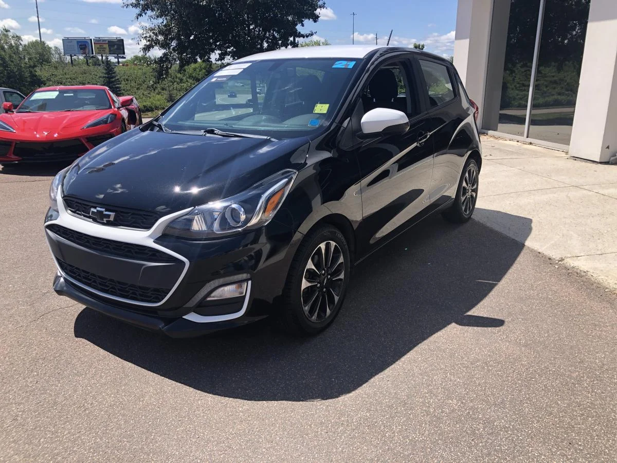 Used 2021 Black Chevrolet 4dr HB CVT 1LT image 4