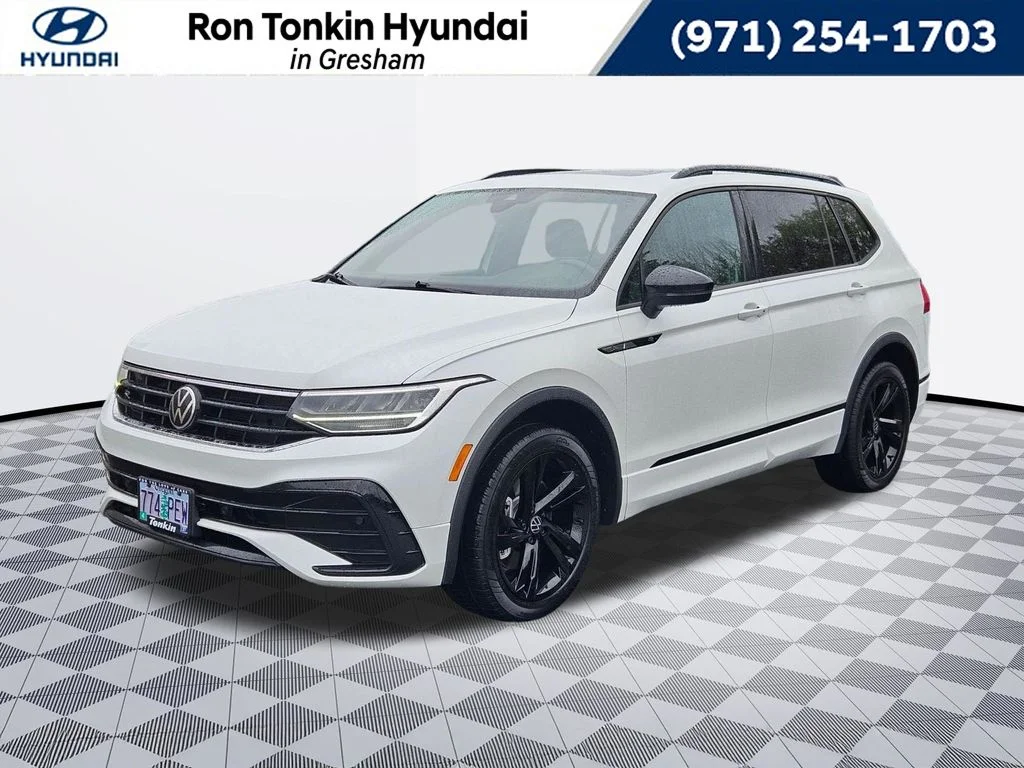 2023 Volkswagen Tiguan 2.0T SE R-Line Black 4Motion's photo
