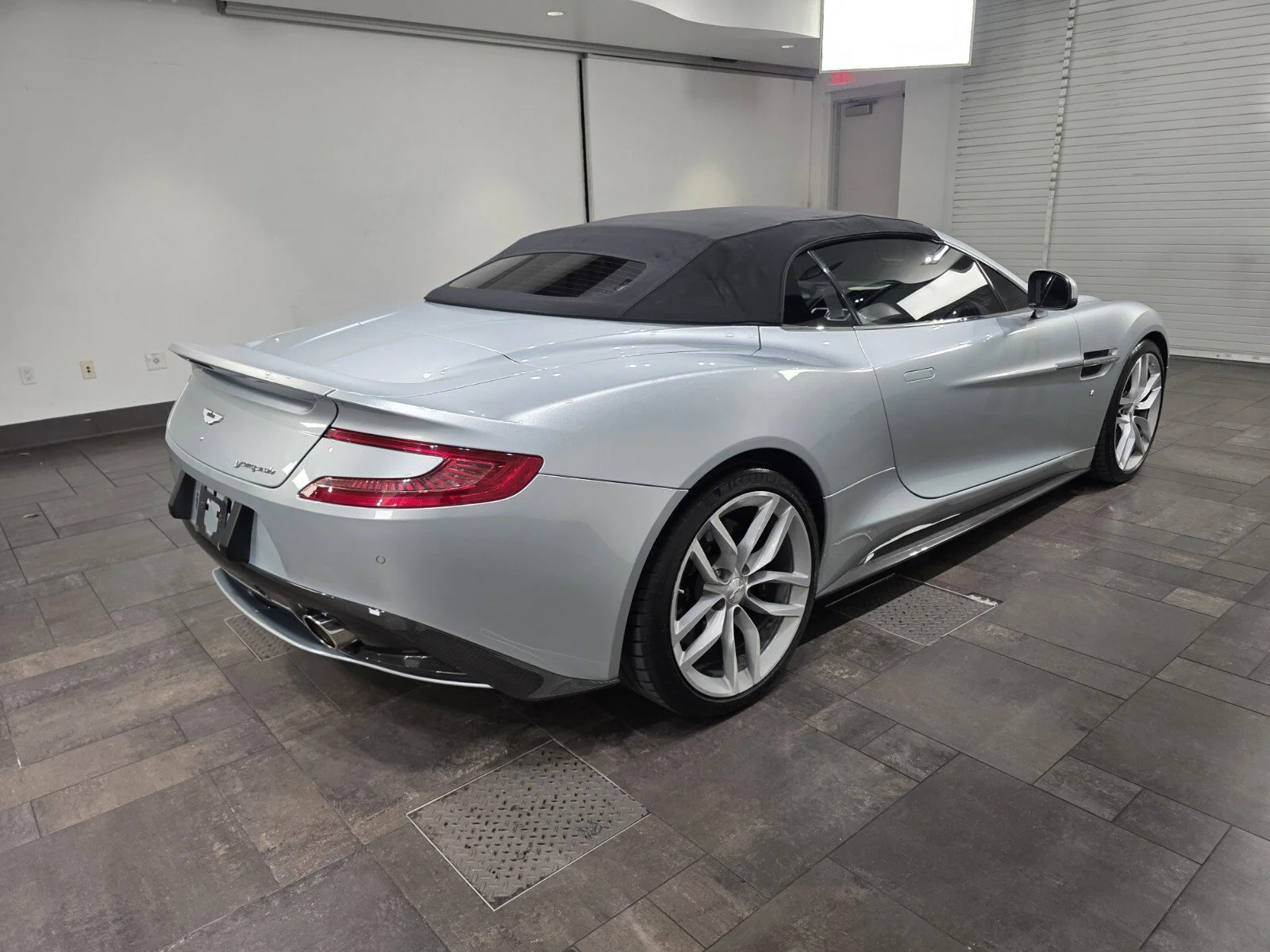 Used 2017 Q Titanium Silver Aston Martin Volante image 18