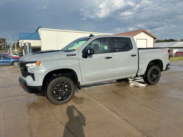 Used 2024 Chevrolet Silverado 1500 LT Trail Boss with VIN 3GCUDFE84RG318803 for sale in Kansas City