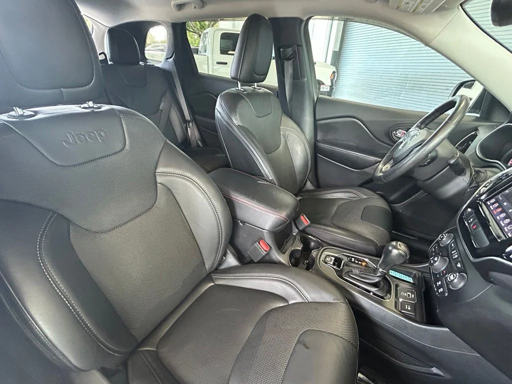 Used 2020 Black Jeep Limited image 31