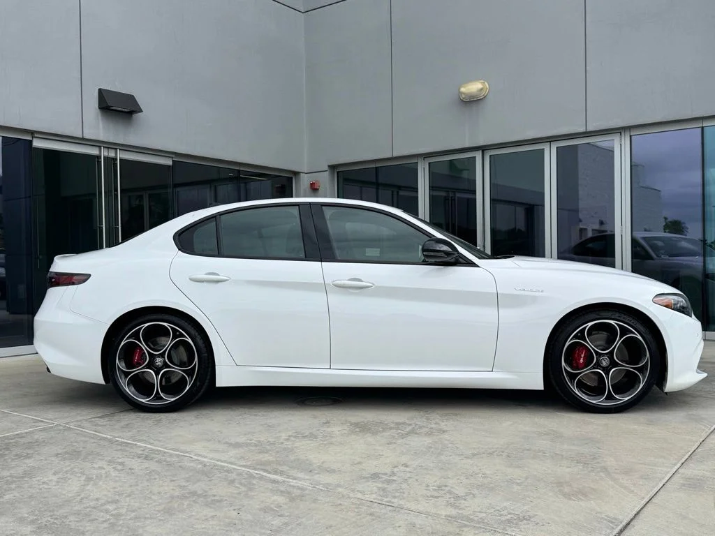 New 2026 White Alfa Romeo Base image 8