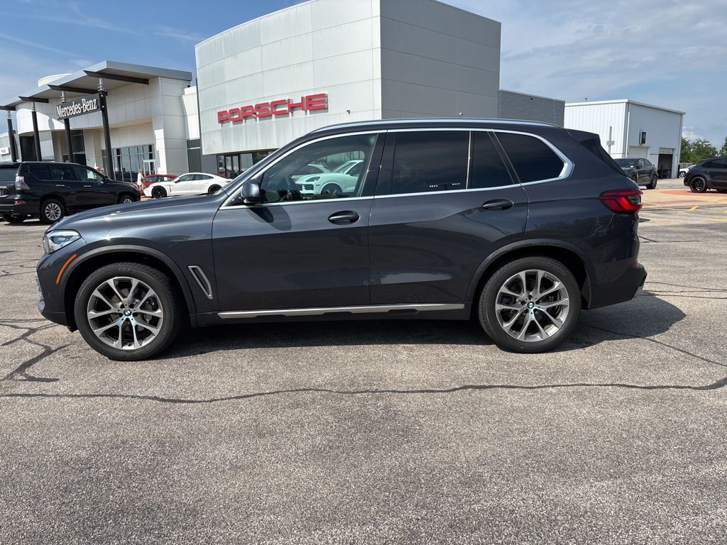 Used 2019 Gray BMW xDrive40i image 23