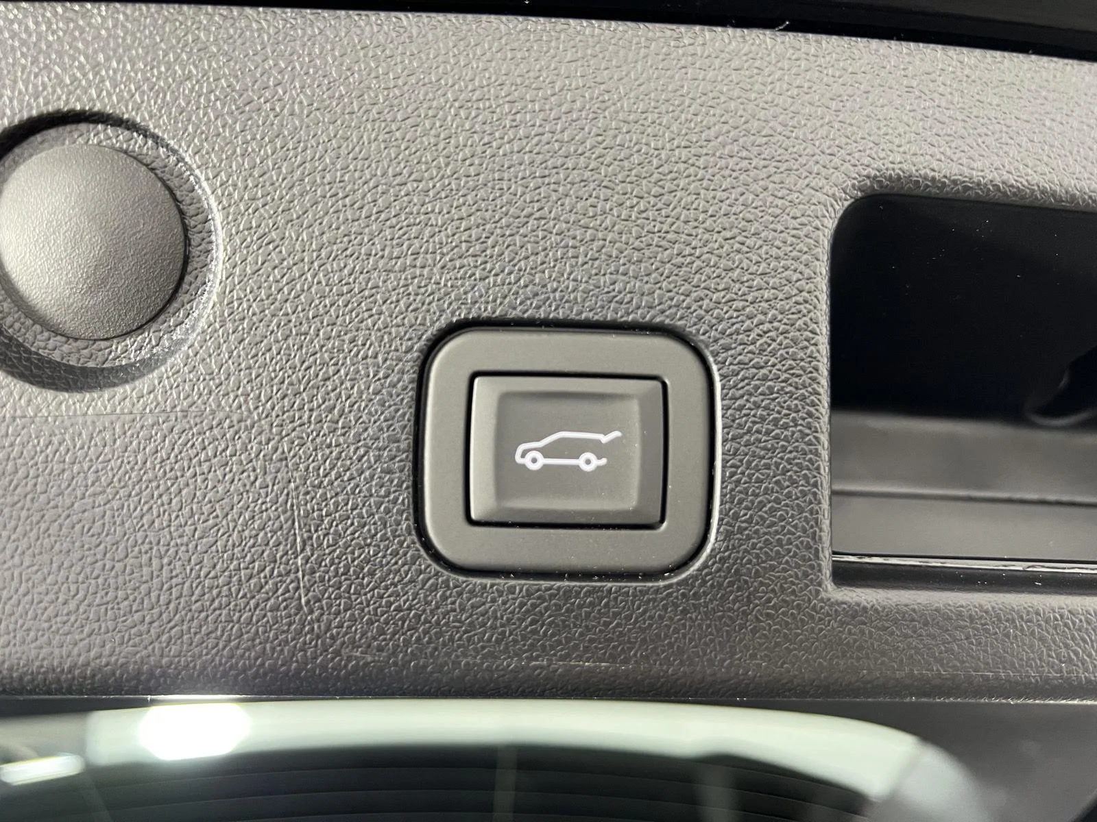 New 2026 Mosaic Black Metallic Chevrolet LT image 29