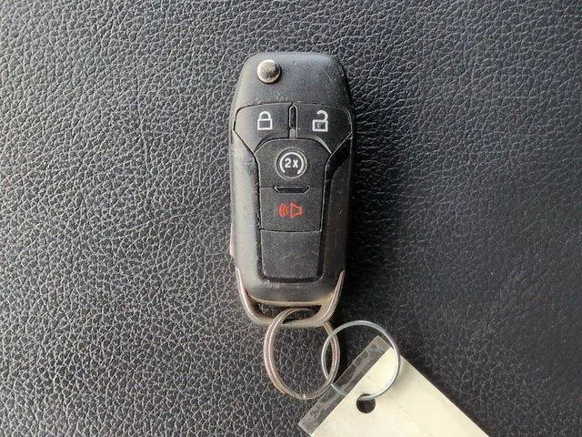 Used 2022 Stone Gray Metallic Ford Lariat image 30
