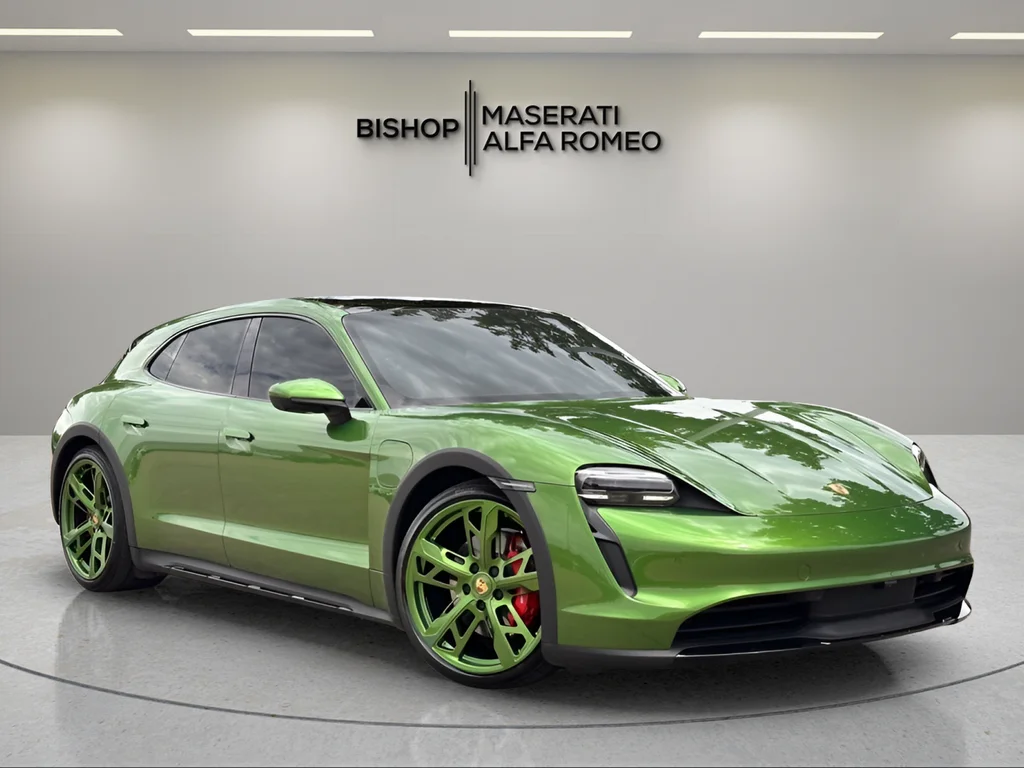2023 Porsche Taycan 4S Cross Turismo's photo