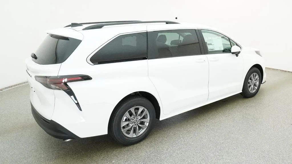 New 2026 Ice Cap Toyota LE image 18