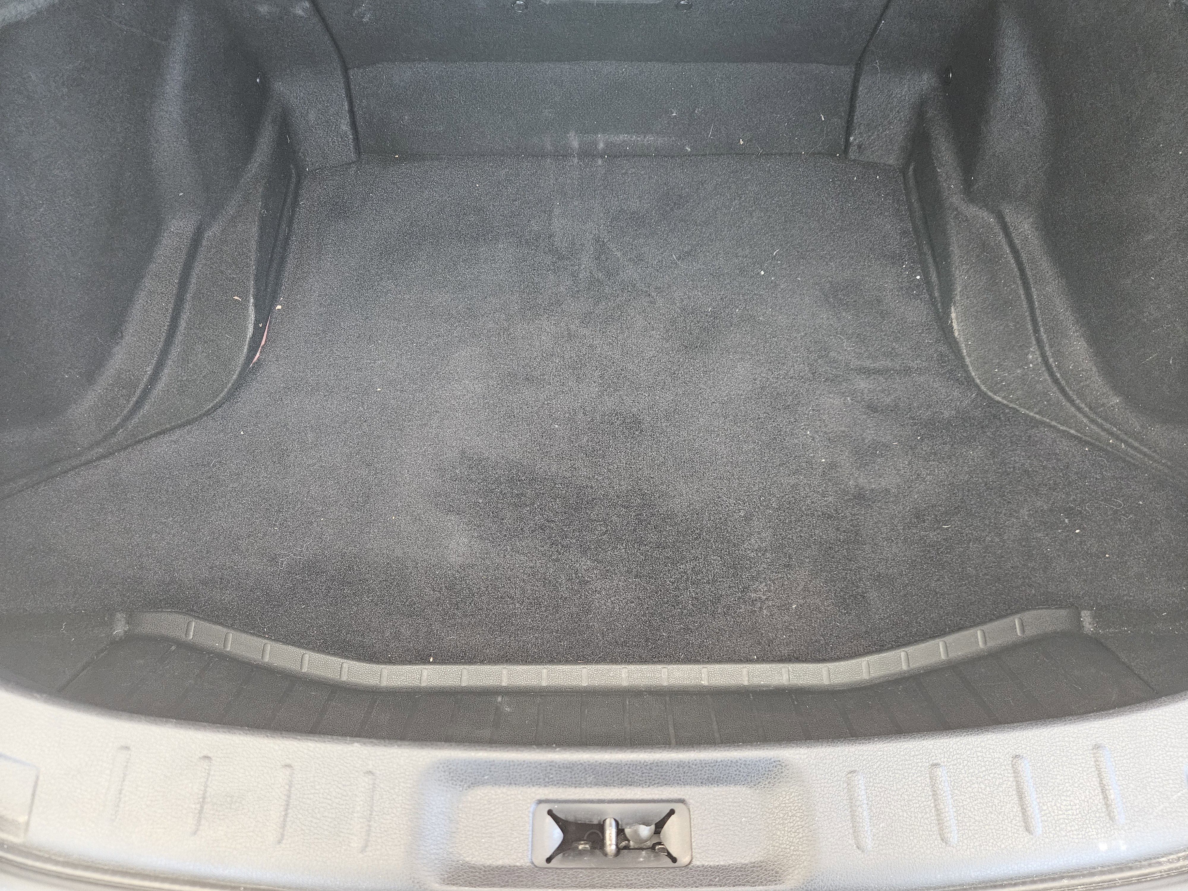 Used 2014  Nissan Premium image 29