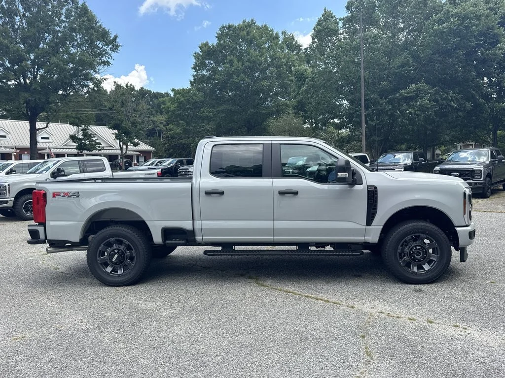 New 2026 Avalanche Ford XL image 8