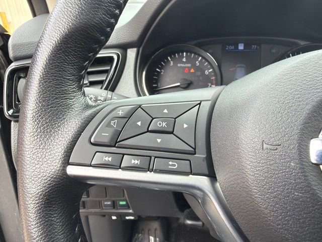 Used 2022 Black Nissan SL image 30