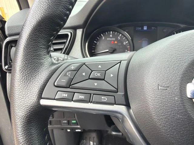 Used 2022 Black Nissan SL image 30