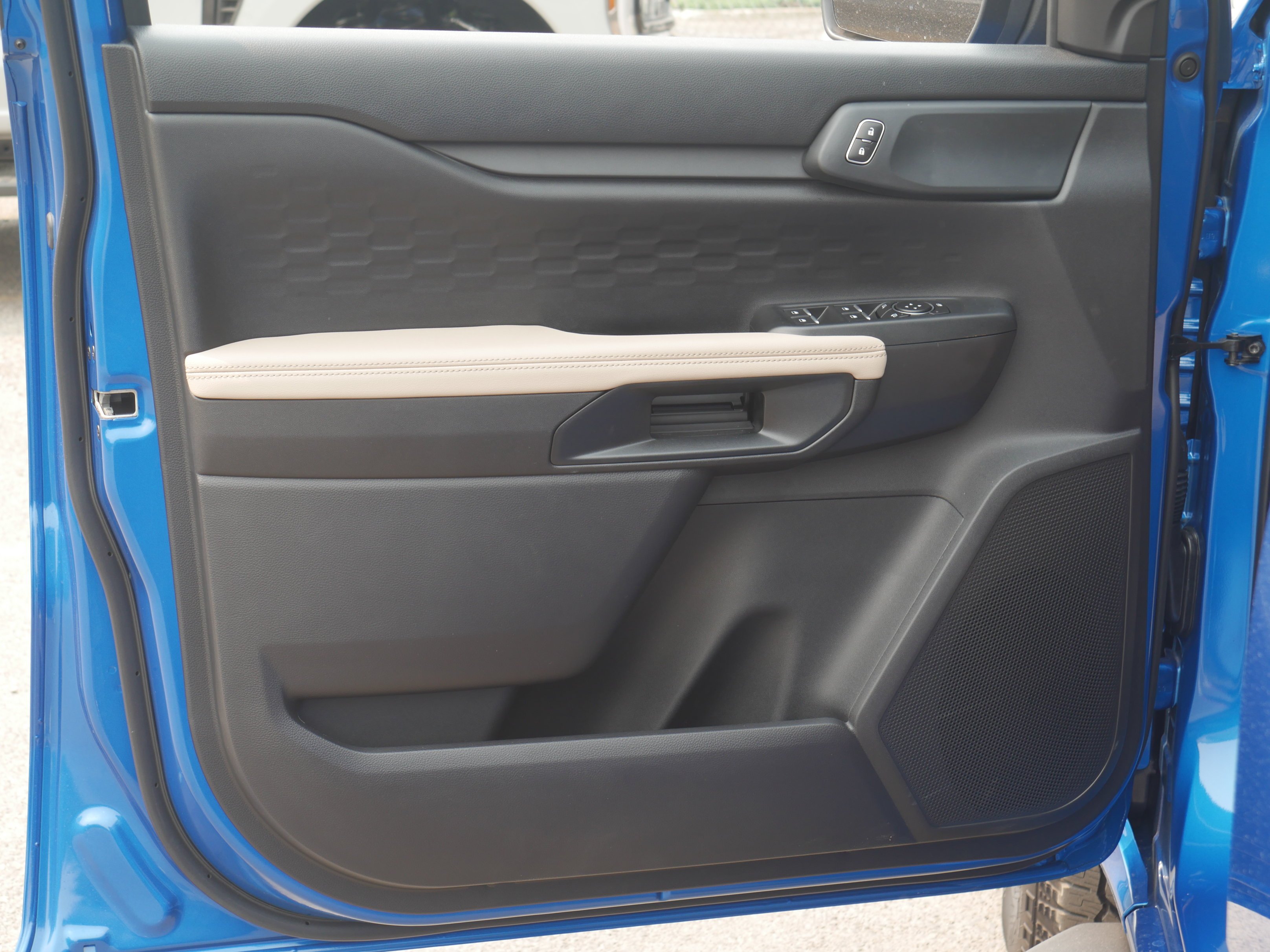 New 2026 Velocity Blue Metallic Ford XLT image 30