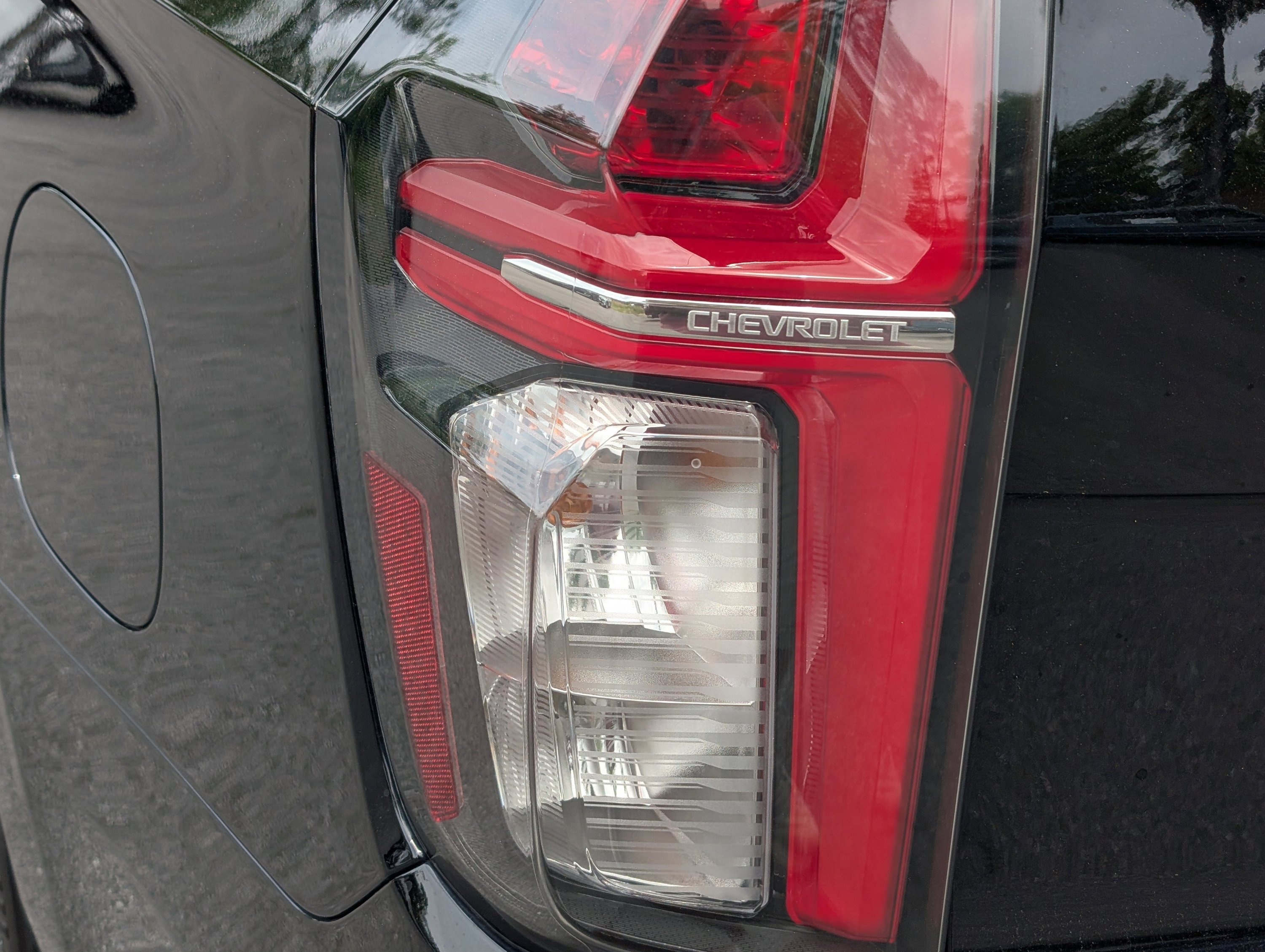 2023 Chevrolet Suburban Z71 - Photo 32
