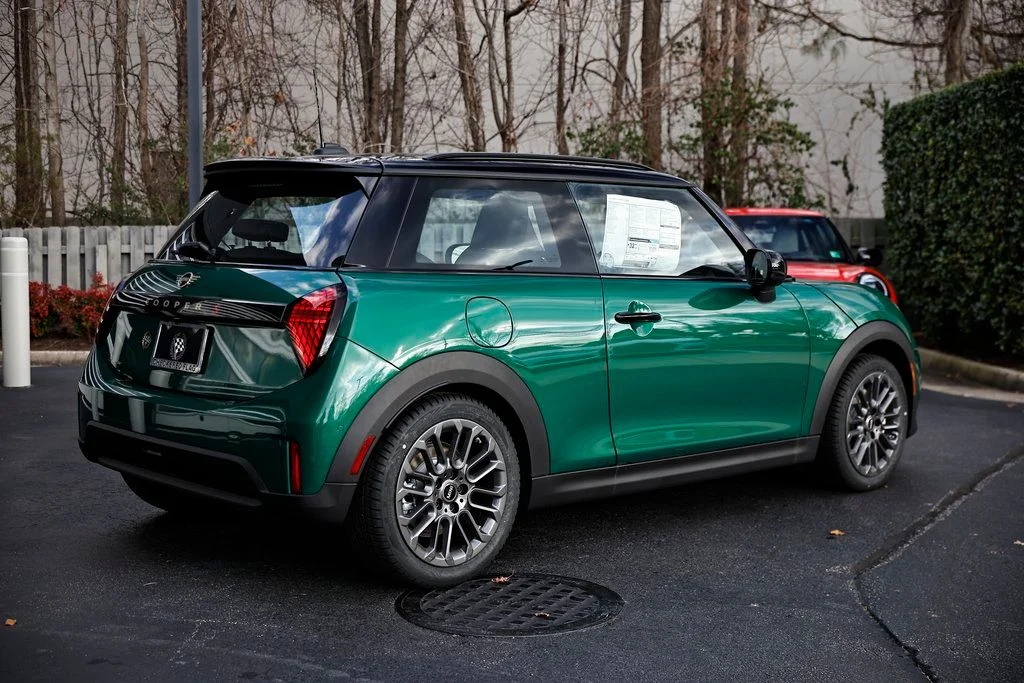 New 2026 British Racing Green Met MINI Signature Plus image 7
