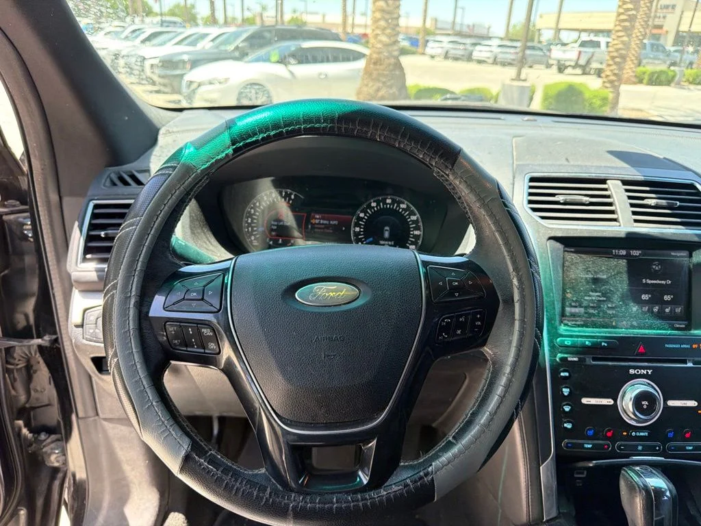 Used 2016 Black Ford Platinum image 10