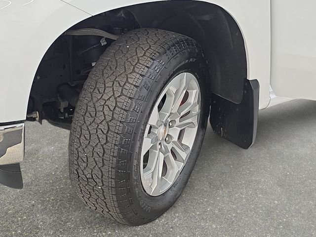 Used 2025 White Chevrolet LTZ image 32