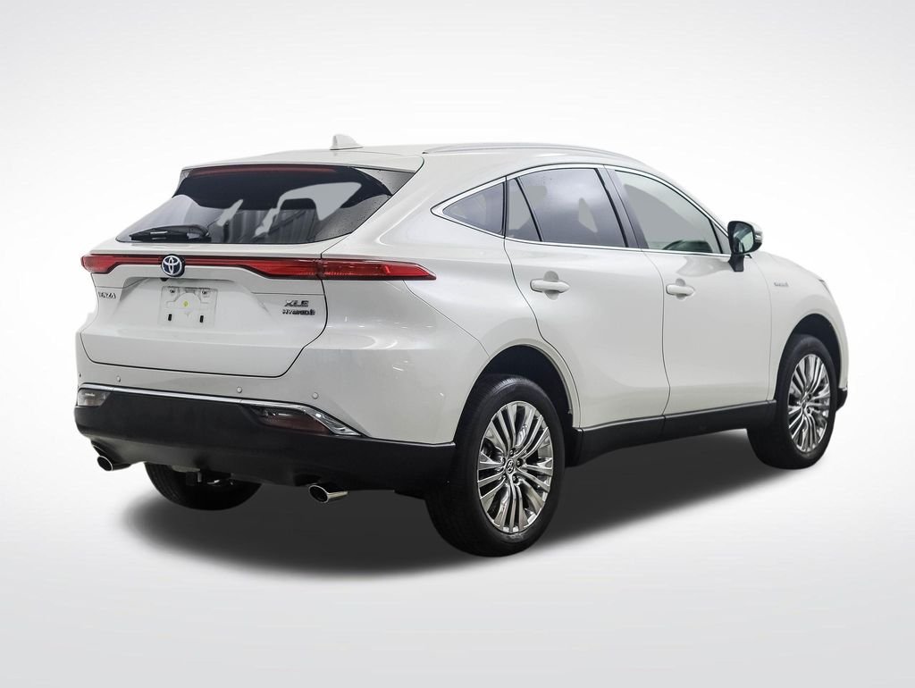 Used 2021 Blizzard Pearl Toyota XLE image 5