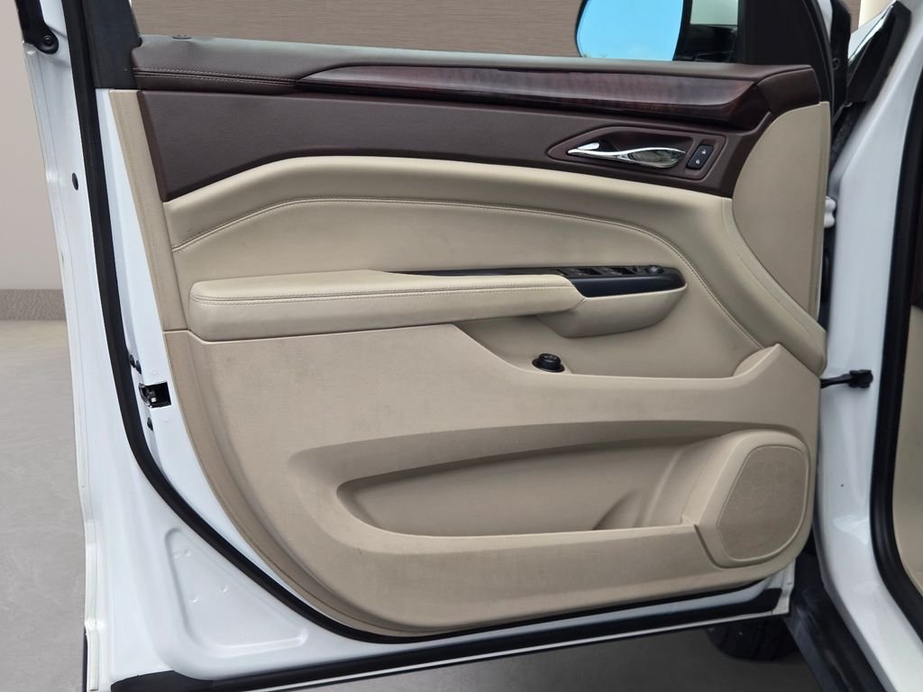 Used 2015 White Cadillac Luxury image 15