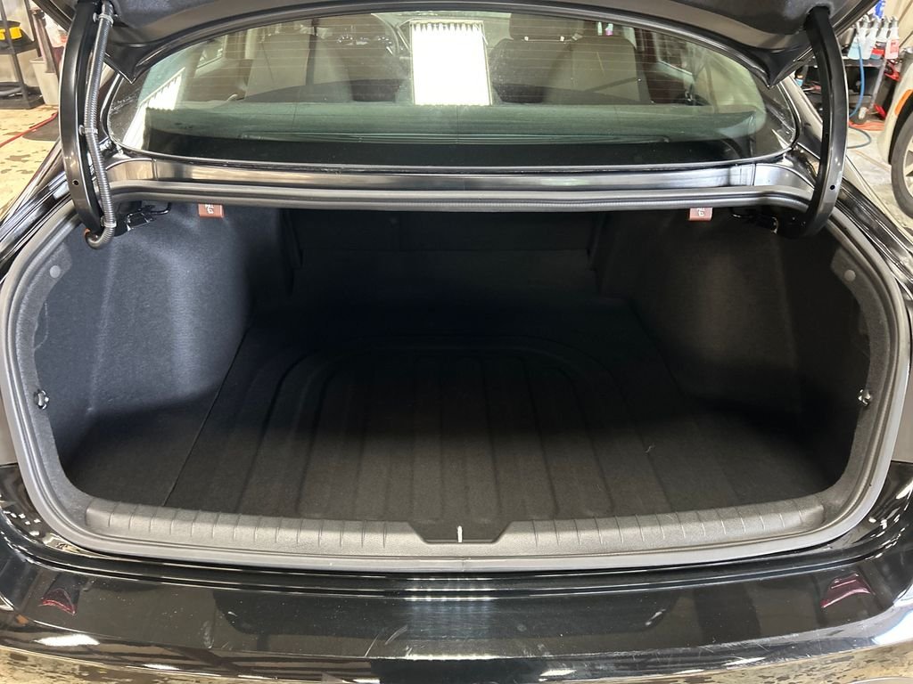 Certified Used 2022 Black Hyundai SE image 22
