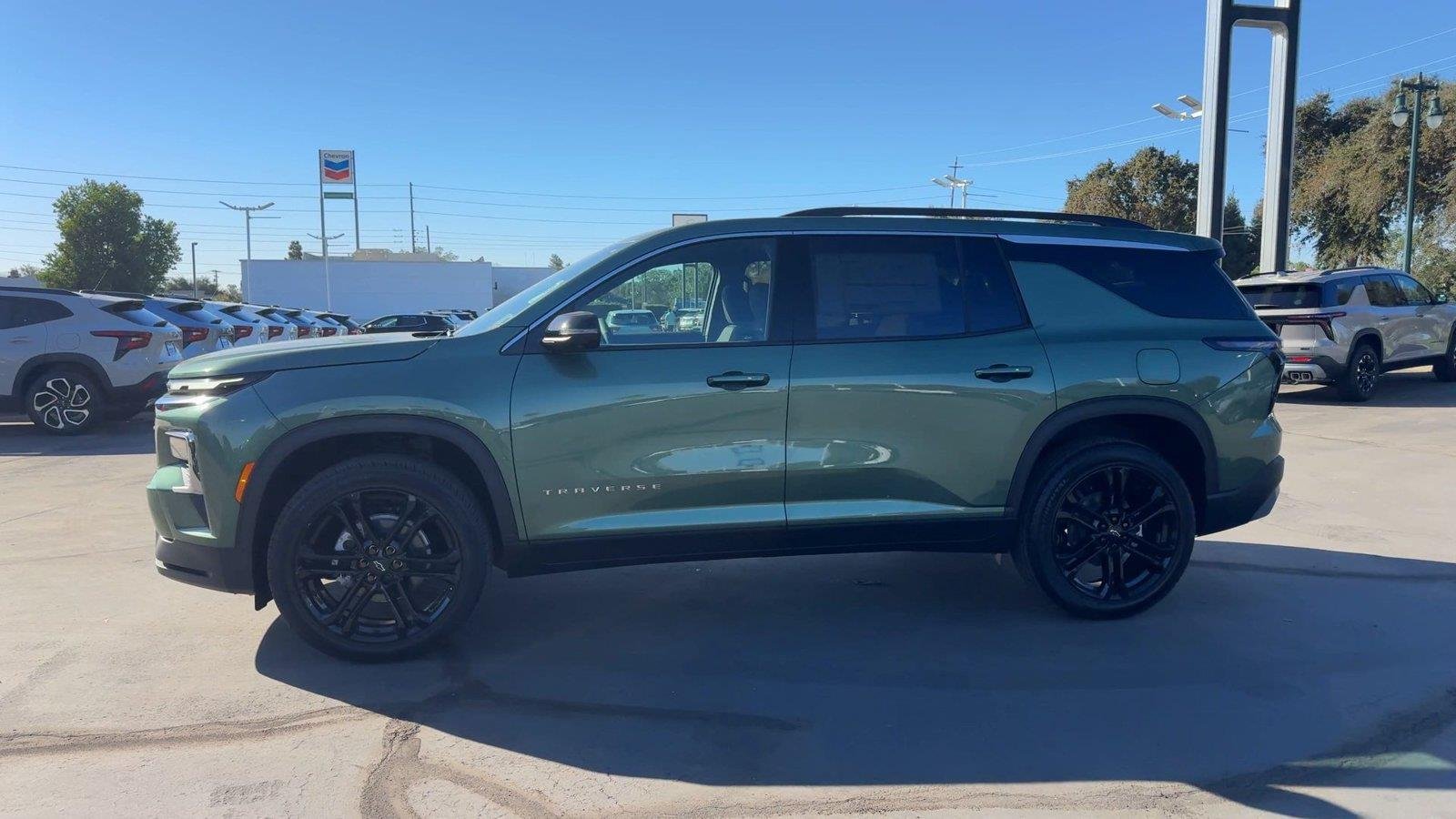 2027 Chevrolet Traverse LT - Photo 7