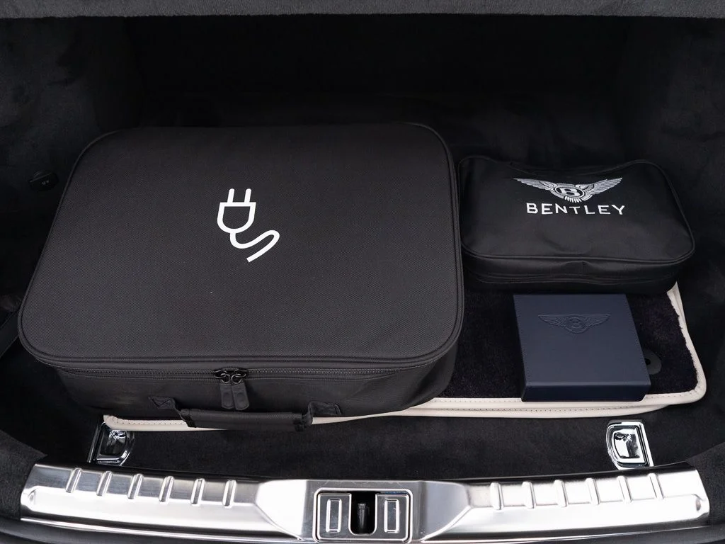 New 2026 Glacier White Bentley Azure image 38