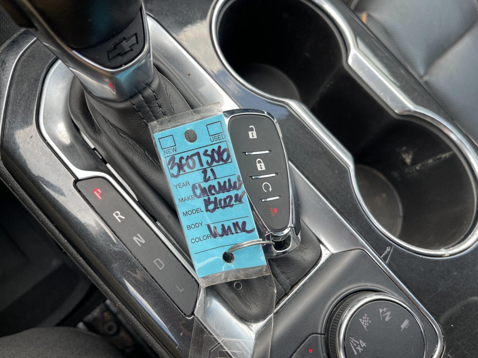 Used 2021 IRIDESCENT PEARL TRICOAT Chevrolet Premier image 9