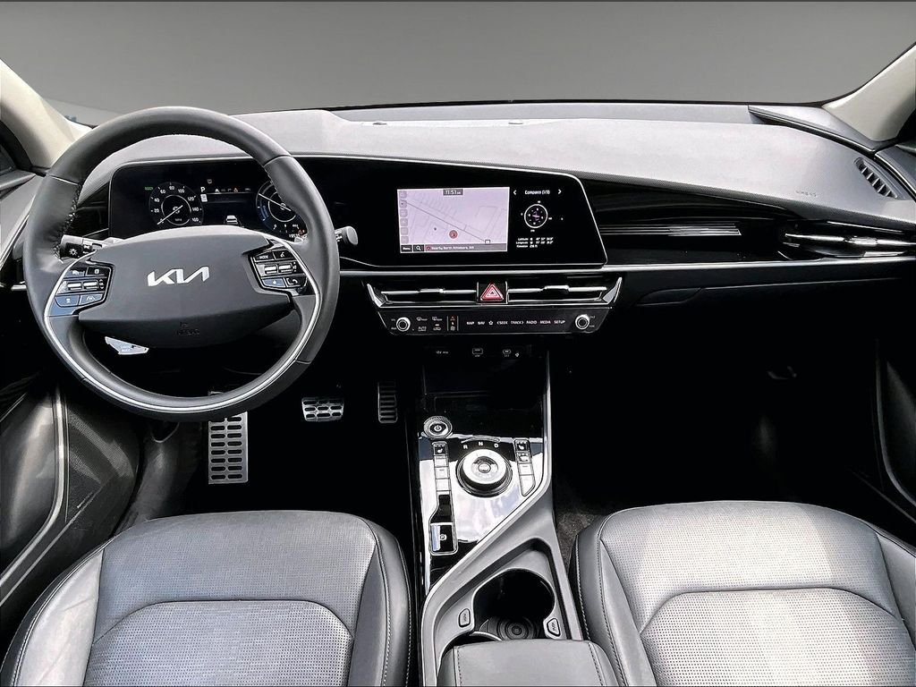 Used 2023 White Kia Wave image 21