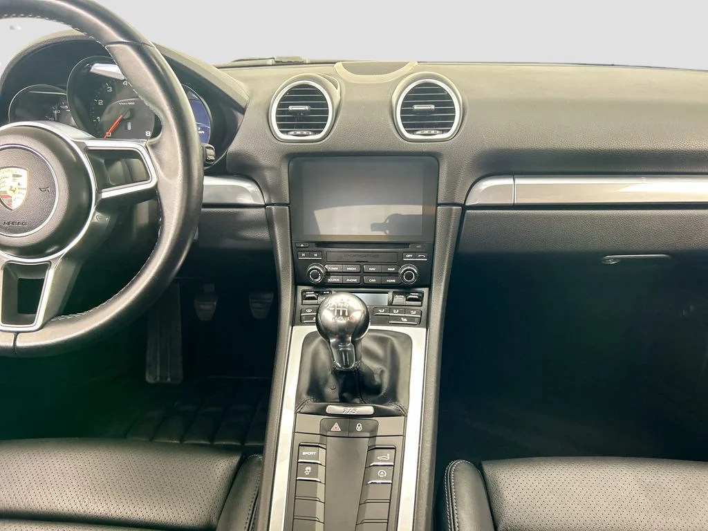 Used 2017 Black Porsche  image 13