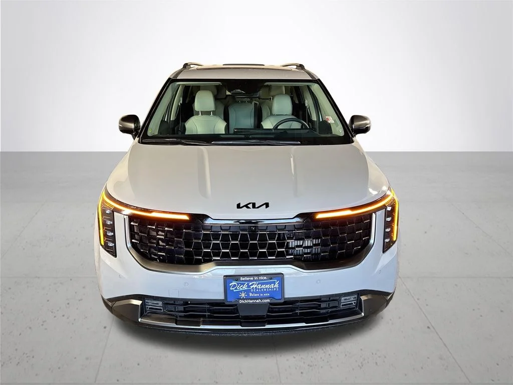 New 2026 Ceramic Silver Kia SX Prestige image 3