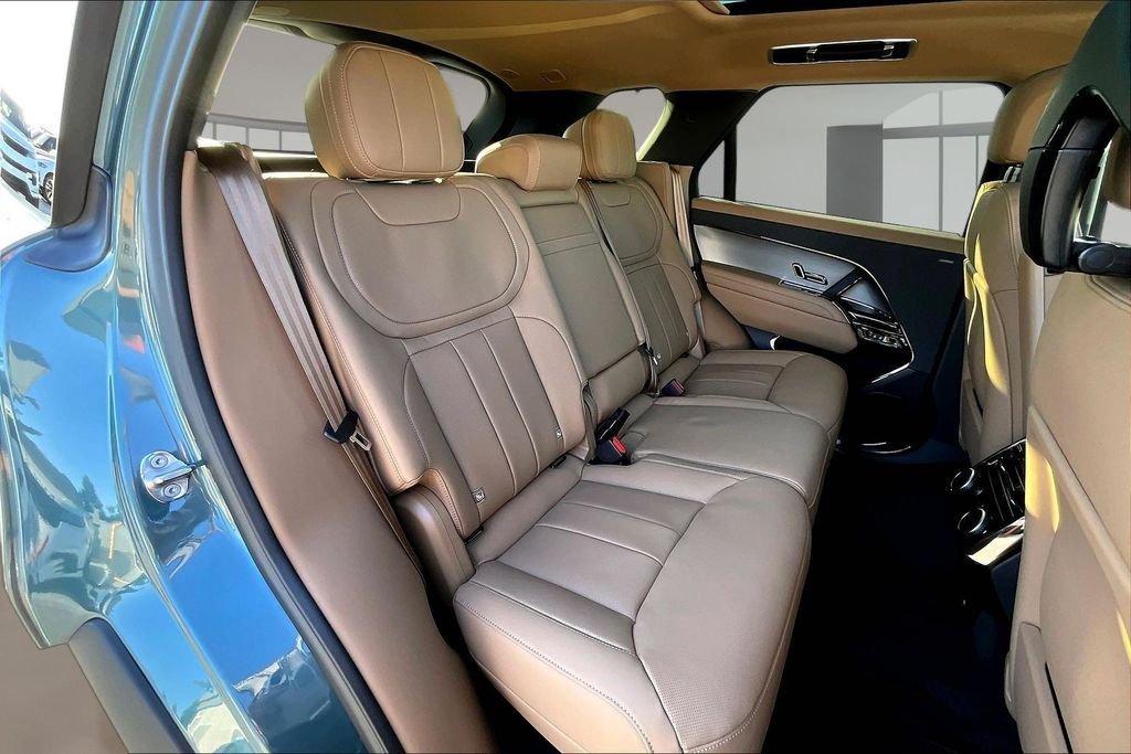 New 2026 Giola Green Land Rover SE image 10