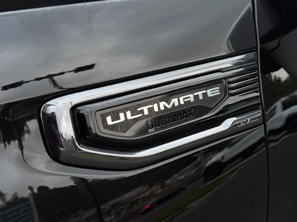 Used 2025 Onyx Black GMC Denali Ultimate image 30