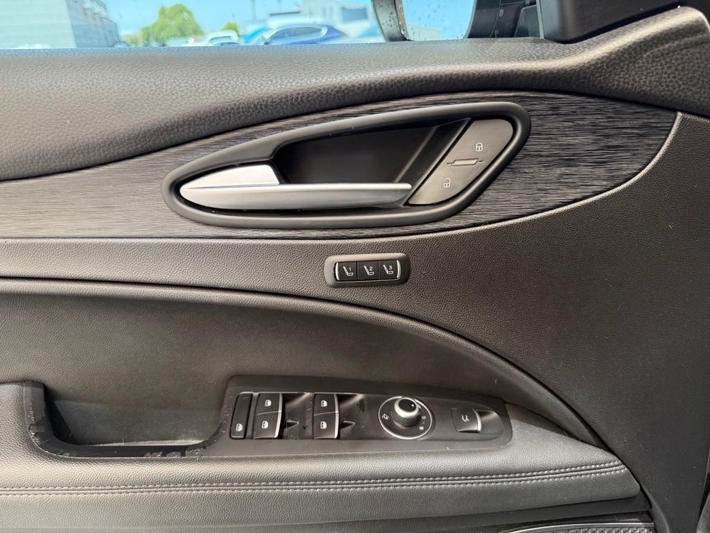 Used 2021 Black Metallic Alfa Romeo Sprint image 15