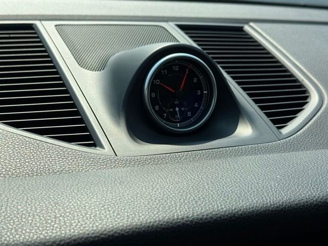 Used 2020  Porsche  image 13