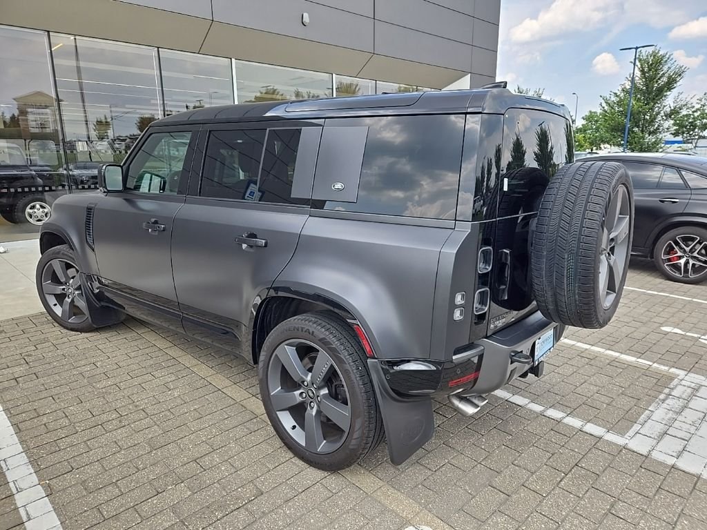 Certified Used 2023 Carpathian Gray Premium Metallic Land Rover Carpathian Edition image 7